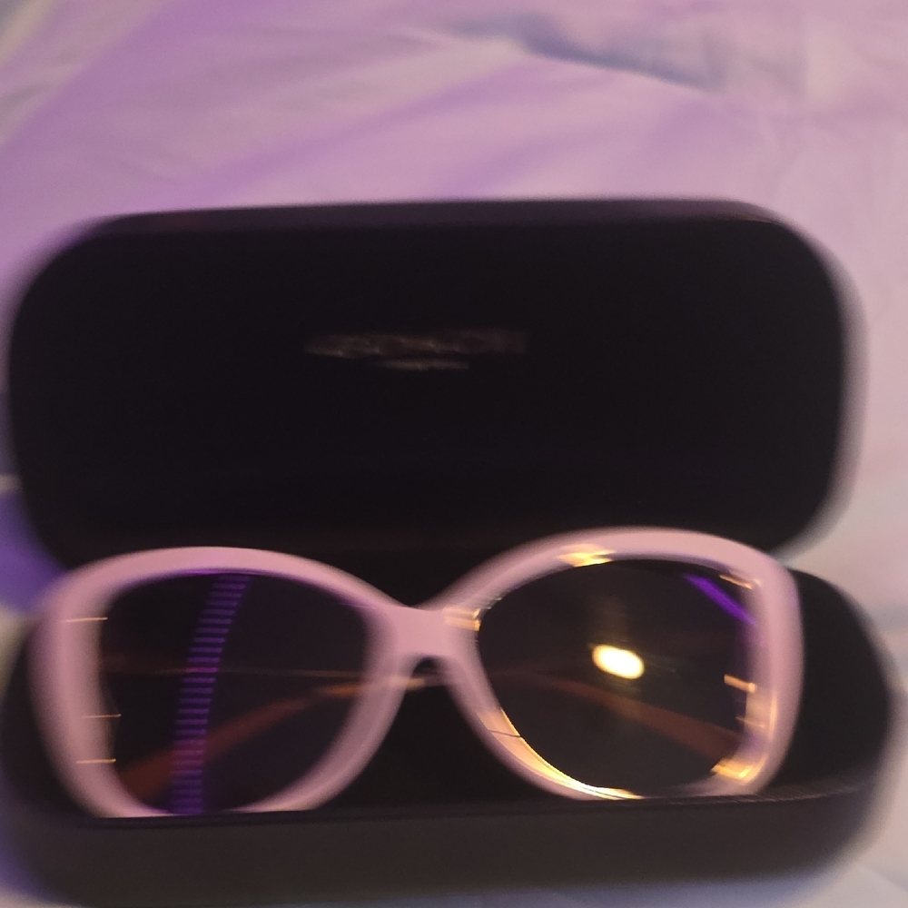 Coach Women's Butterfly Sunglasses - Gold ,cream - Picture 10 of 12